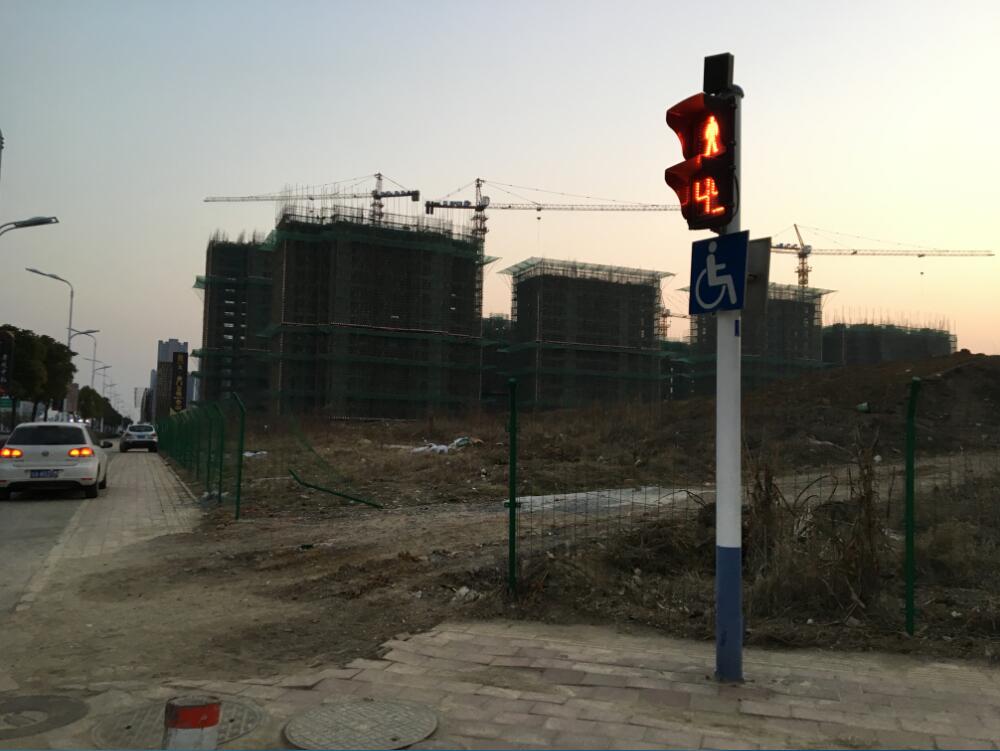 �Ϸ��гɶ�·�c����·�������Ͻ�33325.92ƽ����סլ�õ؇�������ʹ�Ù��M��׌�r���u��