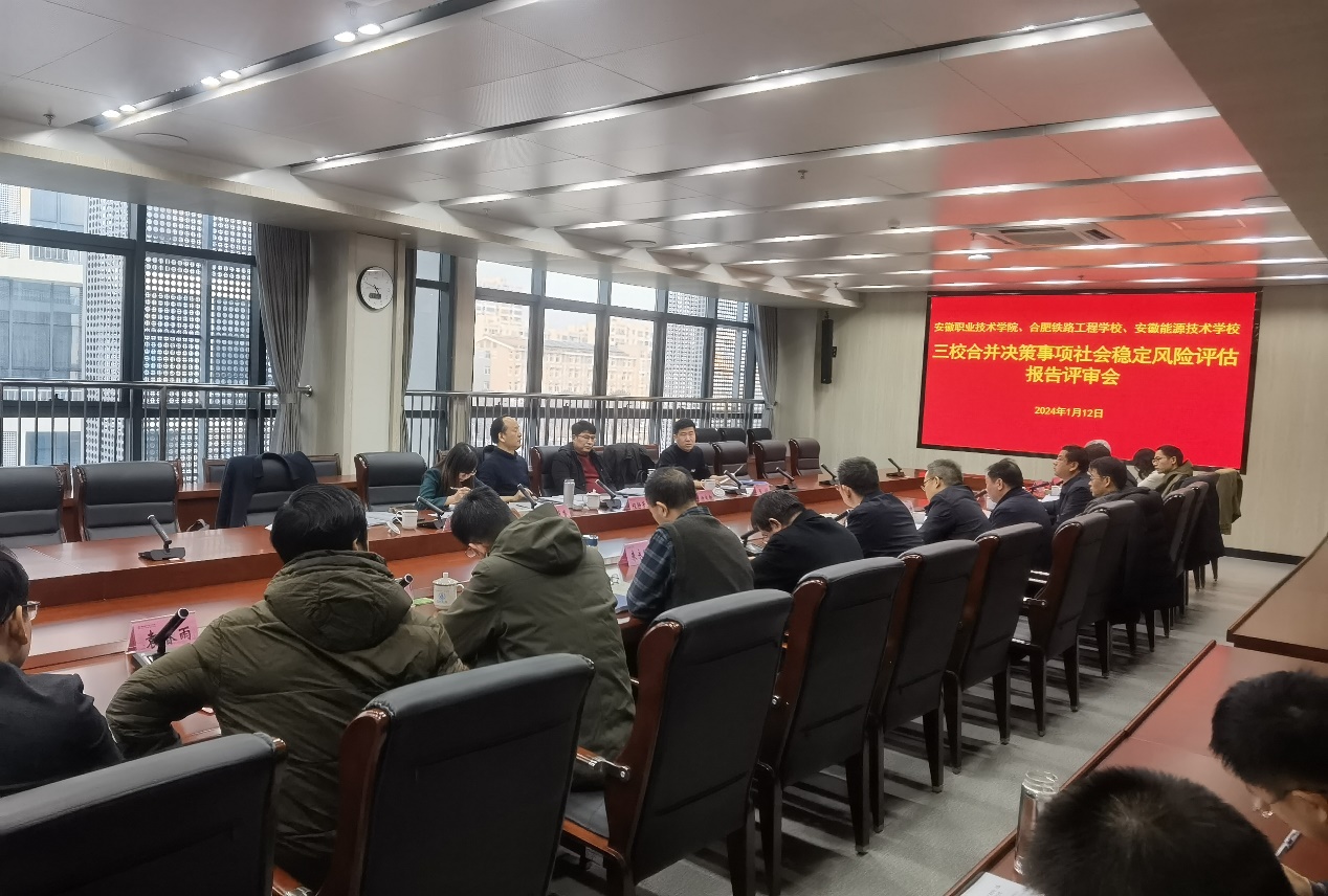 �����I���g�WԺ���Ϸ��F·���̌WУ��������Դ���g�WУ��У�ϲ��Q�������������L�U�u��